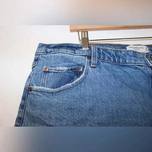 Abercrombie & Fitch The Dad Denim 5” Shorts Size 35/20 - Picture 4 of 12